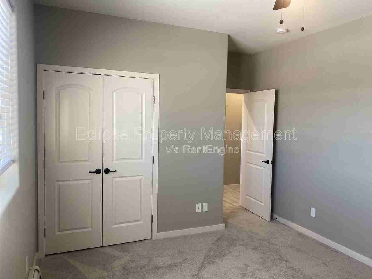 511 Crestone Ave #511 - Photo 4 of 21