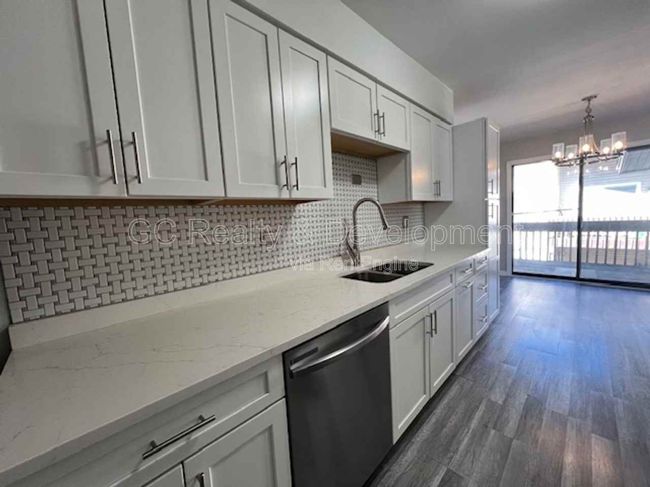 1332 Kingsbury Dr #1-1 - Photo 4 of 23