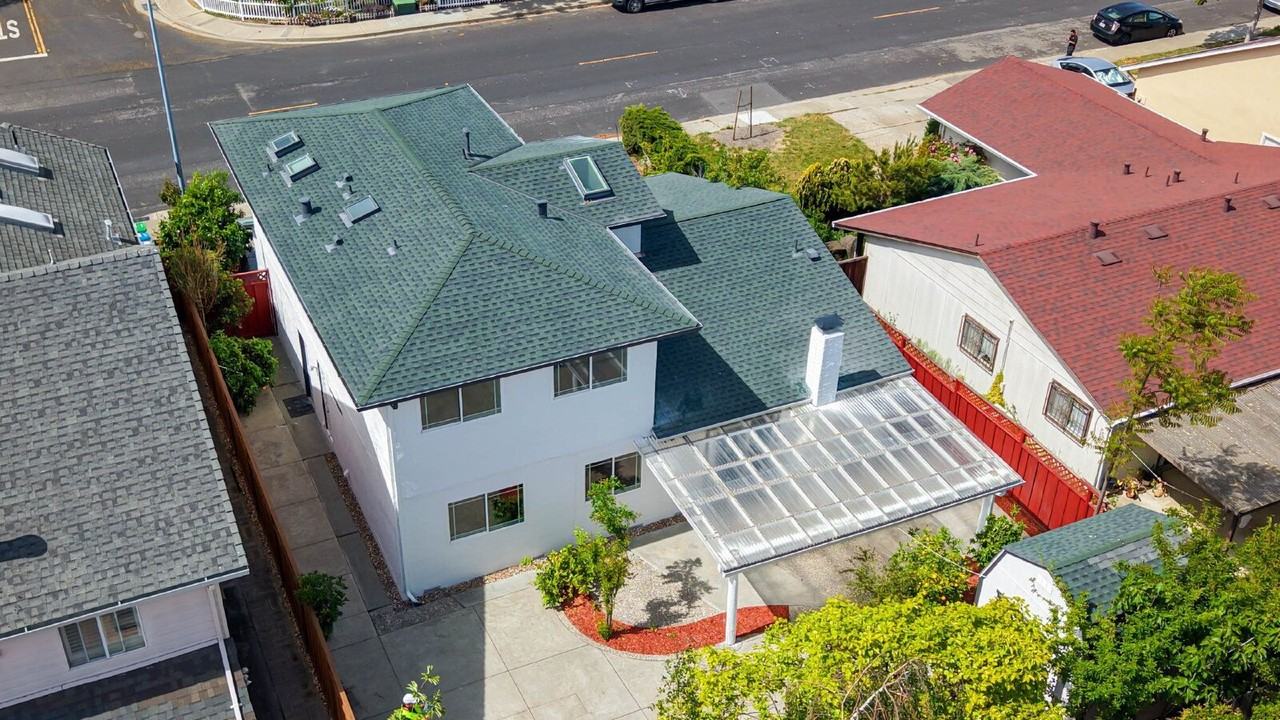 3104 San Andreas Dr - Photo 4 of 47