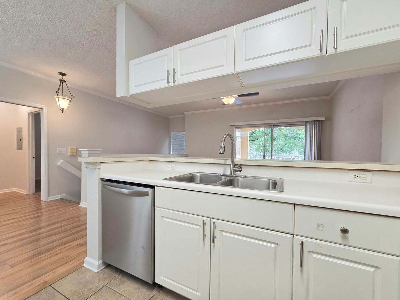 1323 Arbor Lakes Cir - Photo 6 of 21