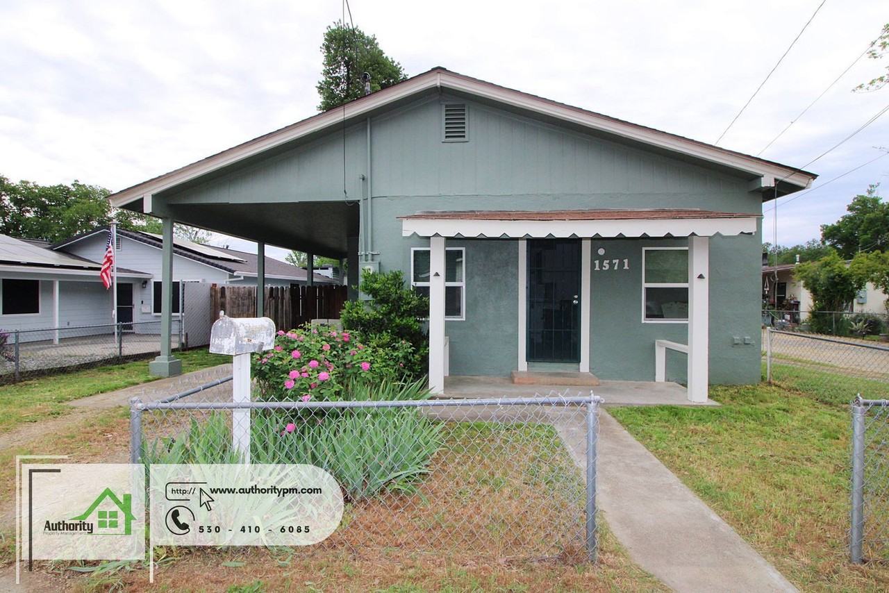 1571 1st St - Photo 2 of 18