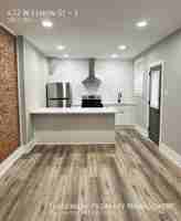 featured image of 432 W Lemon St #1