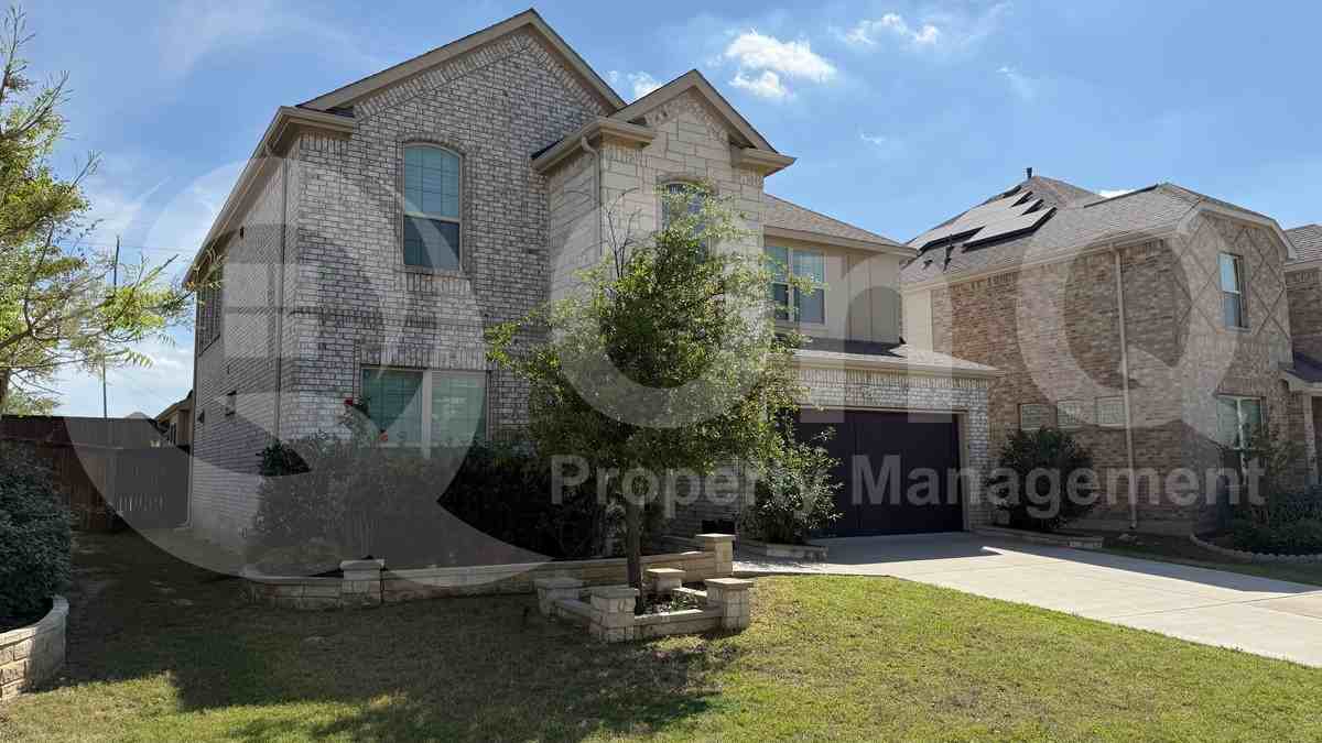 2440 Valley Ln - Photo 3 of 27