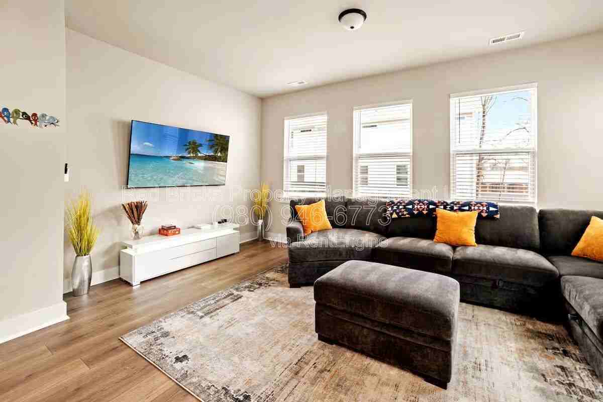 3938 Winterfield Pl - Photo 6 of 25