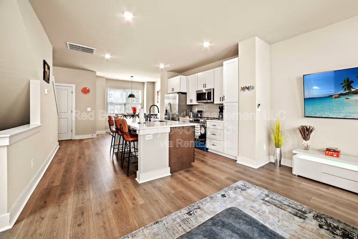 3938 Winterfield Pl - Photo 7 of 25