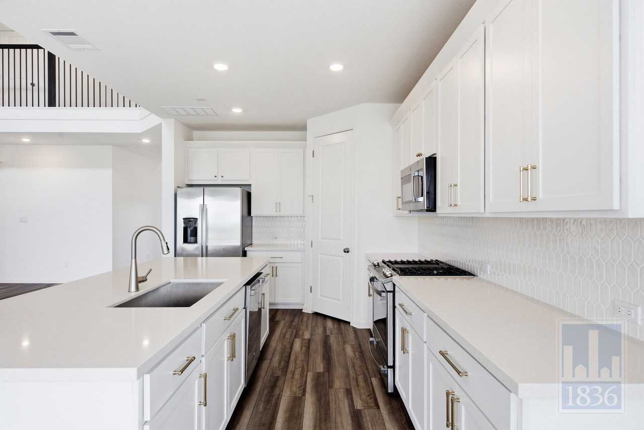 12713 Brave Tenderfoot Trl - Photo 6 of 46