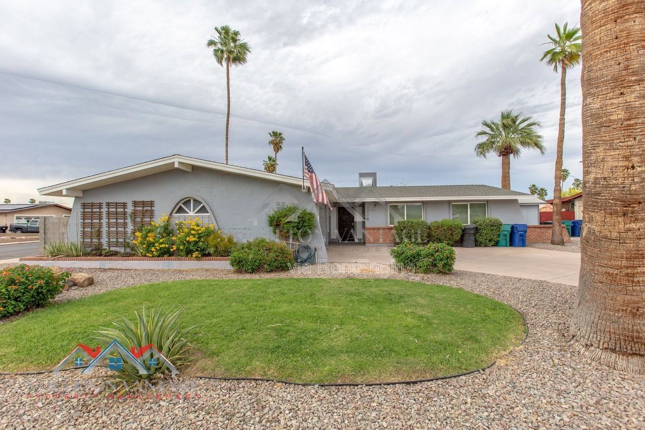 2224 W Emelita Ave - Photo 2 of 49