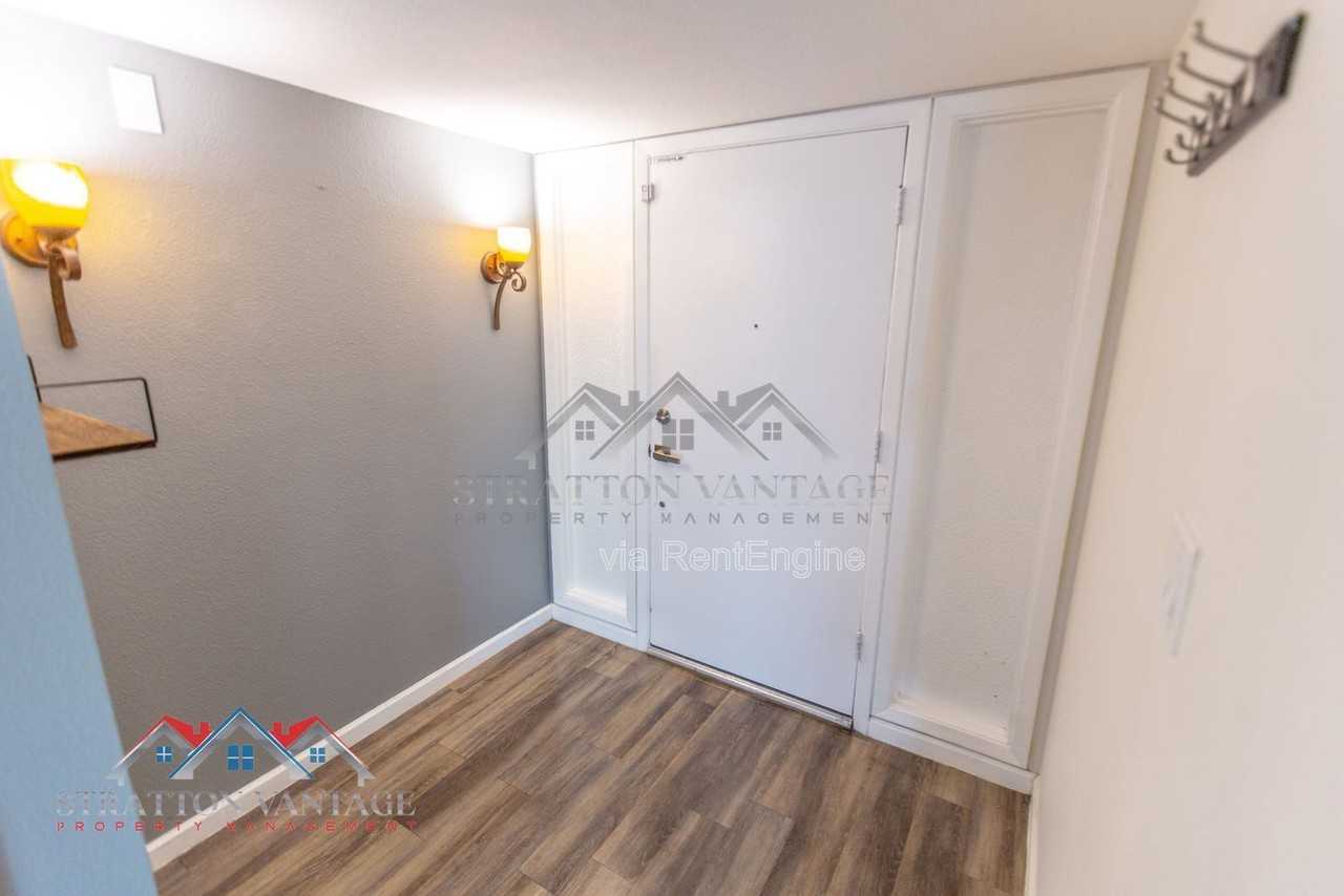 2224 W Emelita Ave - Photo 7 of 49