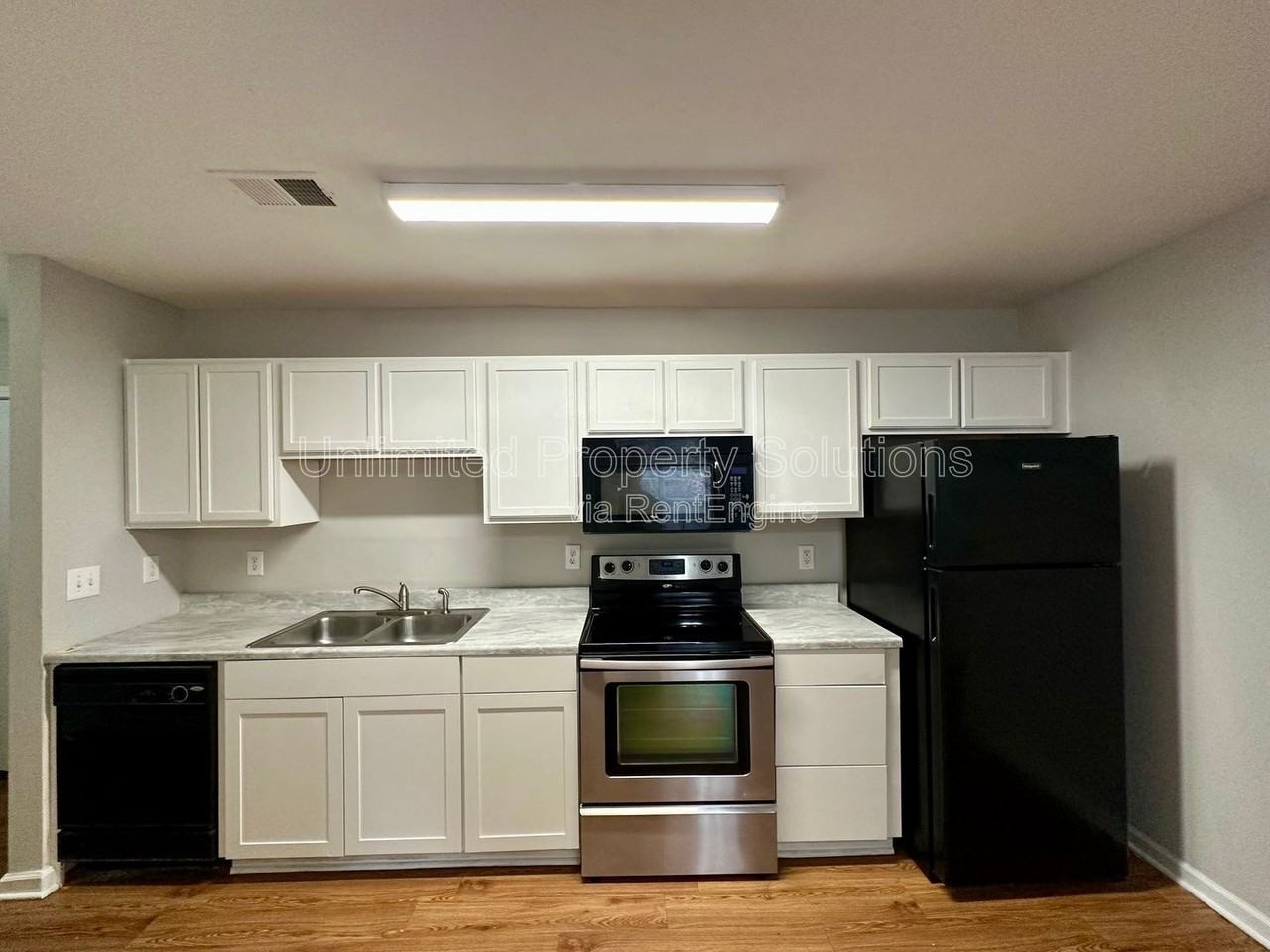 370 S Kerr Ave #101 - Photo 4 of 19
