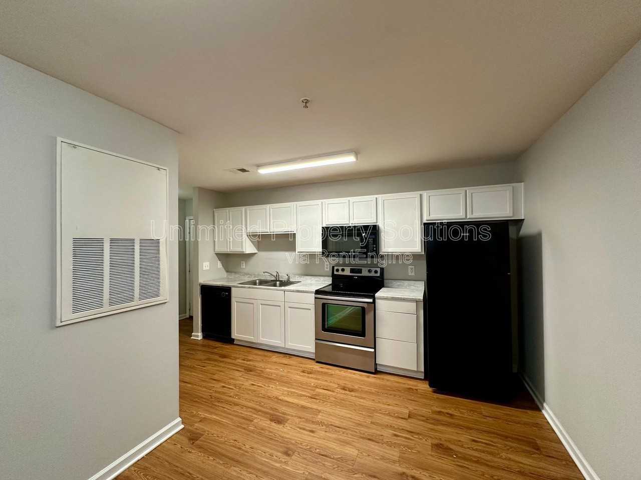 370 S Kerr Ave #101 - Photo 5 of 19
