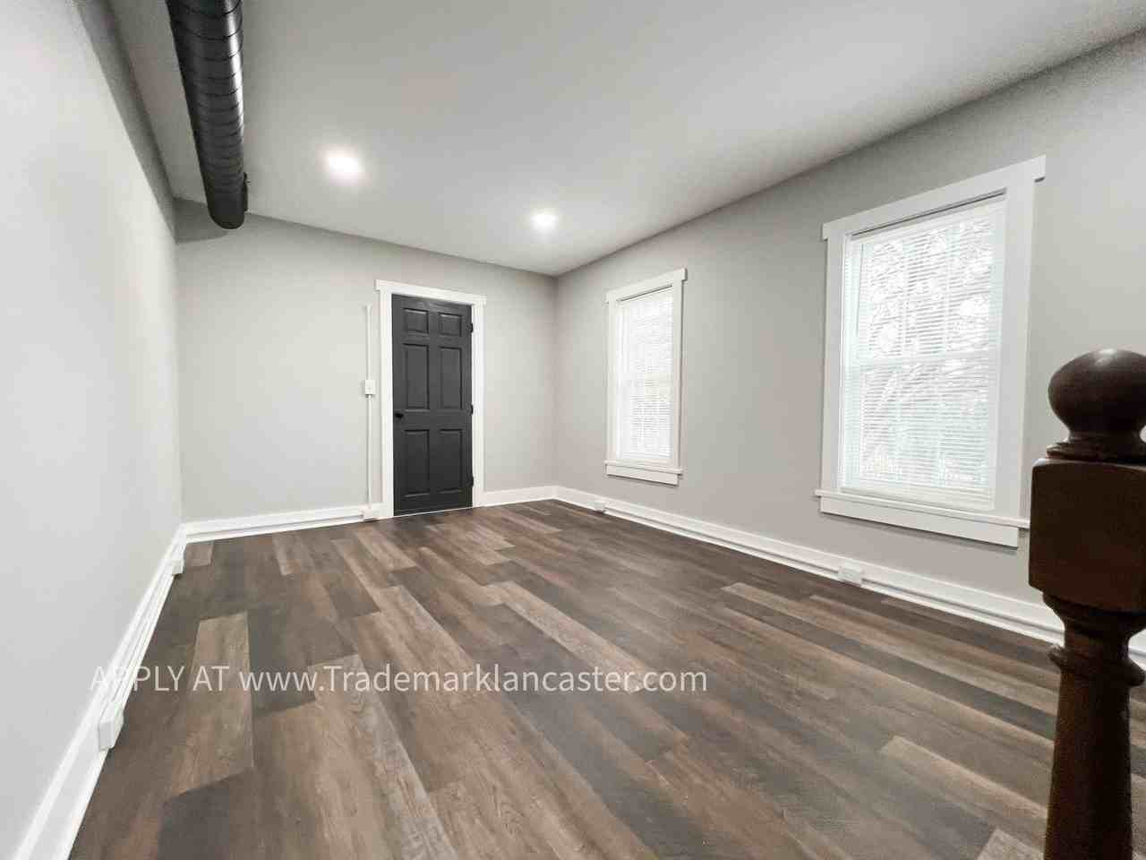 432 W Lemon St #3 - Photo 6 of 11