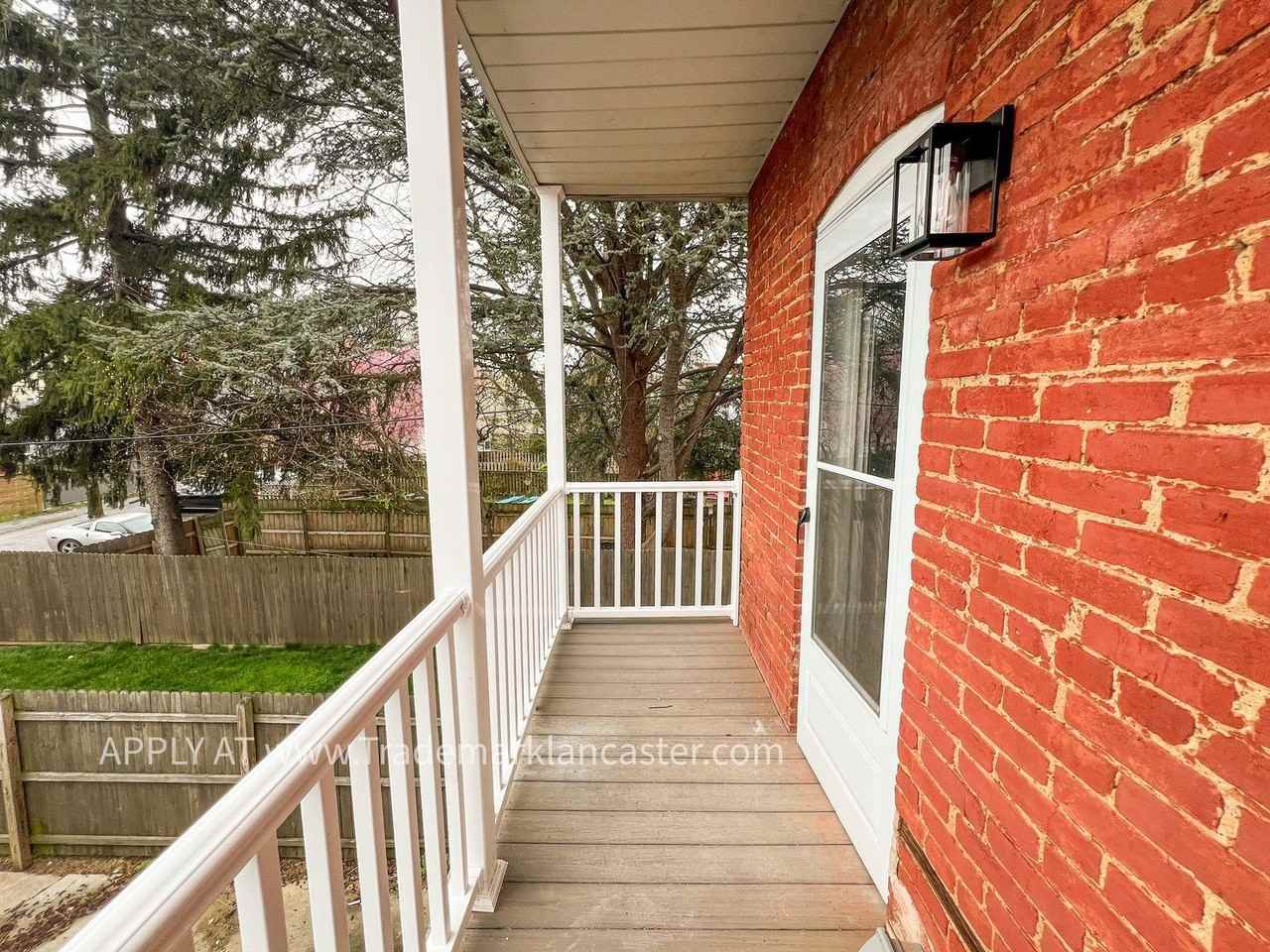 432 W Lemon St #3 - Photo 7 of 11