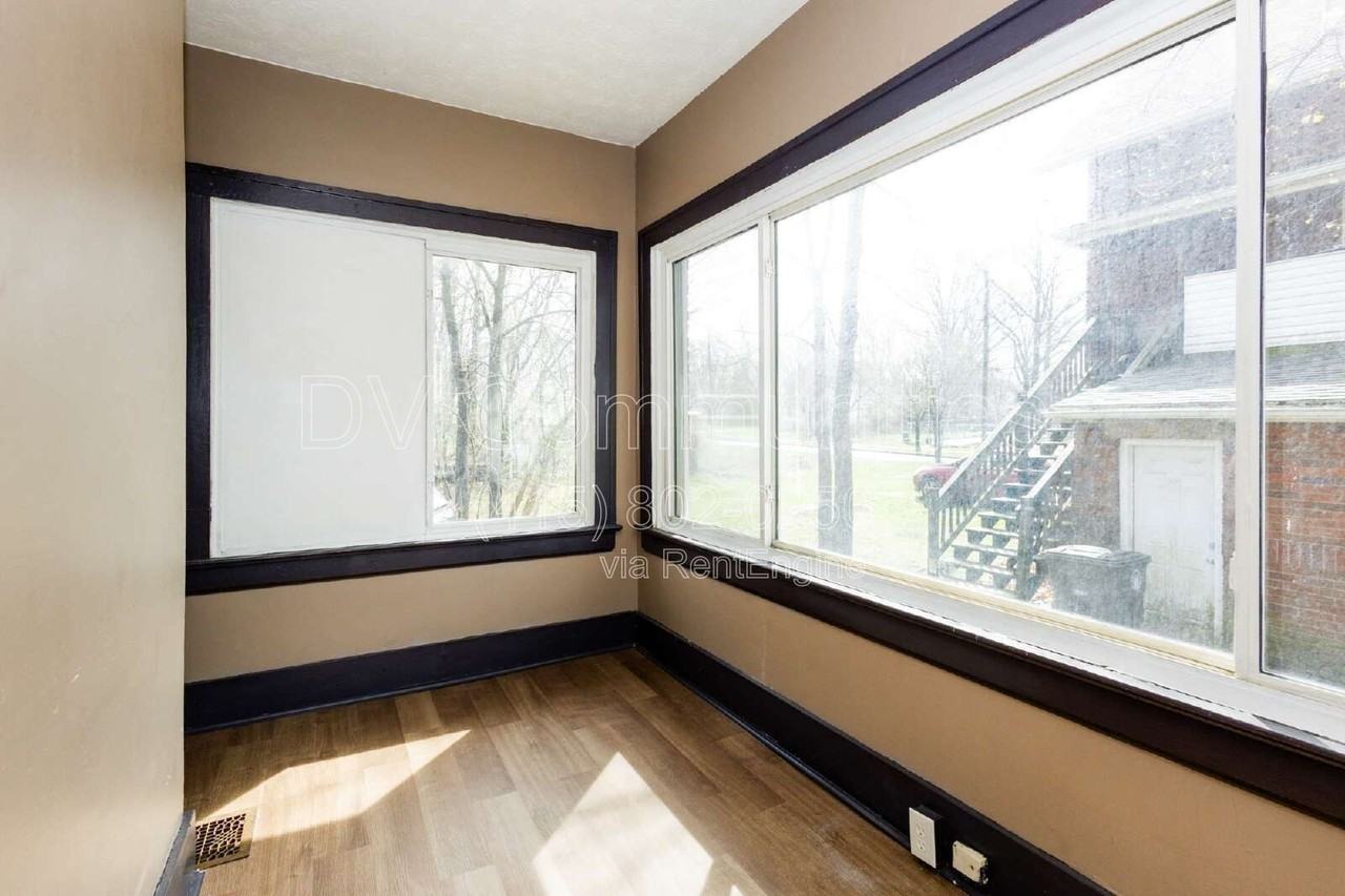 243 Wildwood Ave - Photo 5 of 23