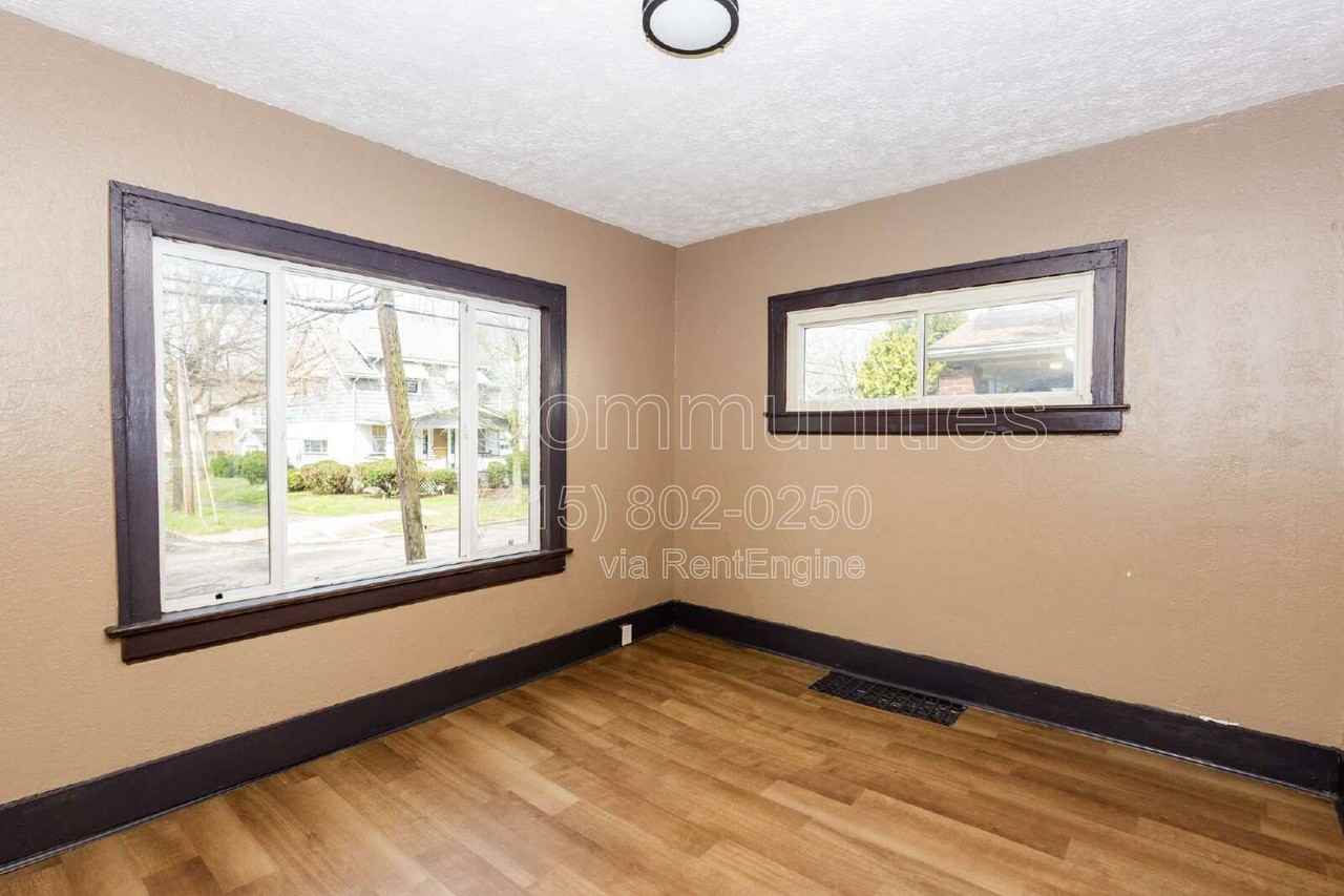 243 Wildwood Ave - Photo 7 of 23