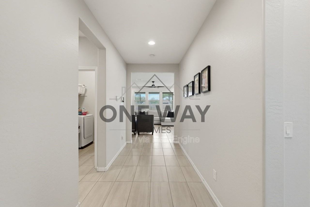 392 S 194th Ln - Photo 5 of 37