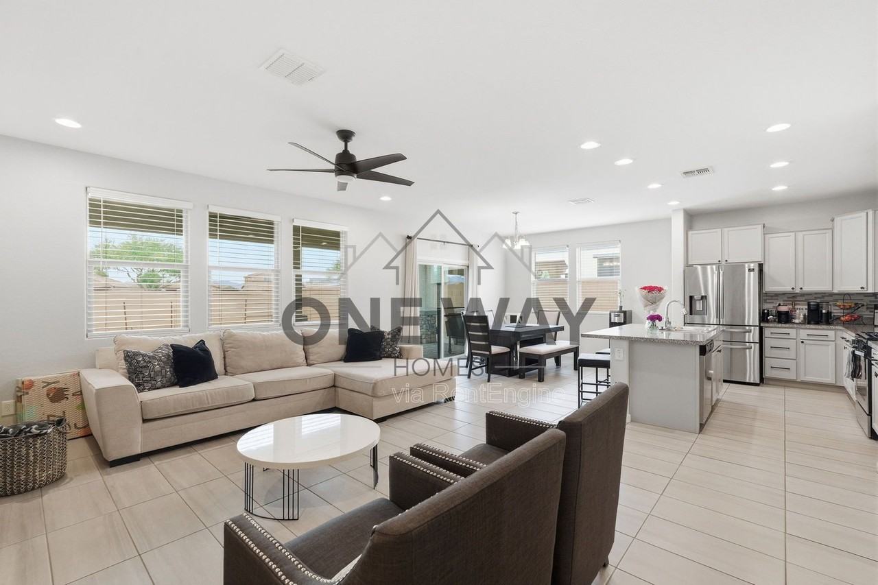 392 S 194th Ln - Photo 6 of 37