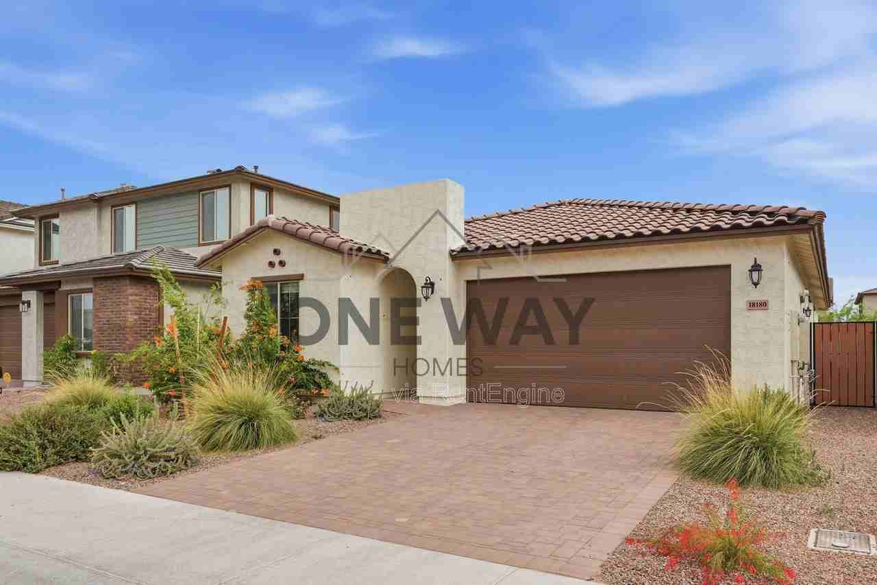 18180 W Larkspur Dr - Photo 2 of 37