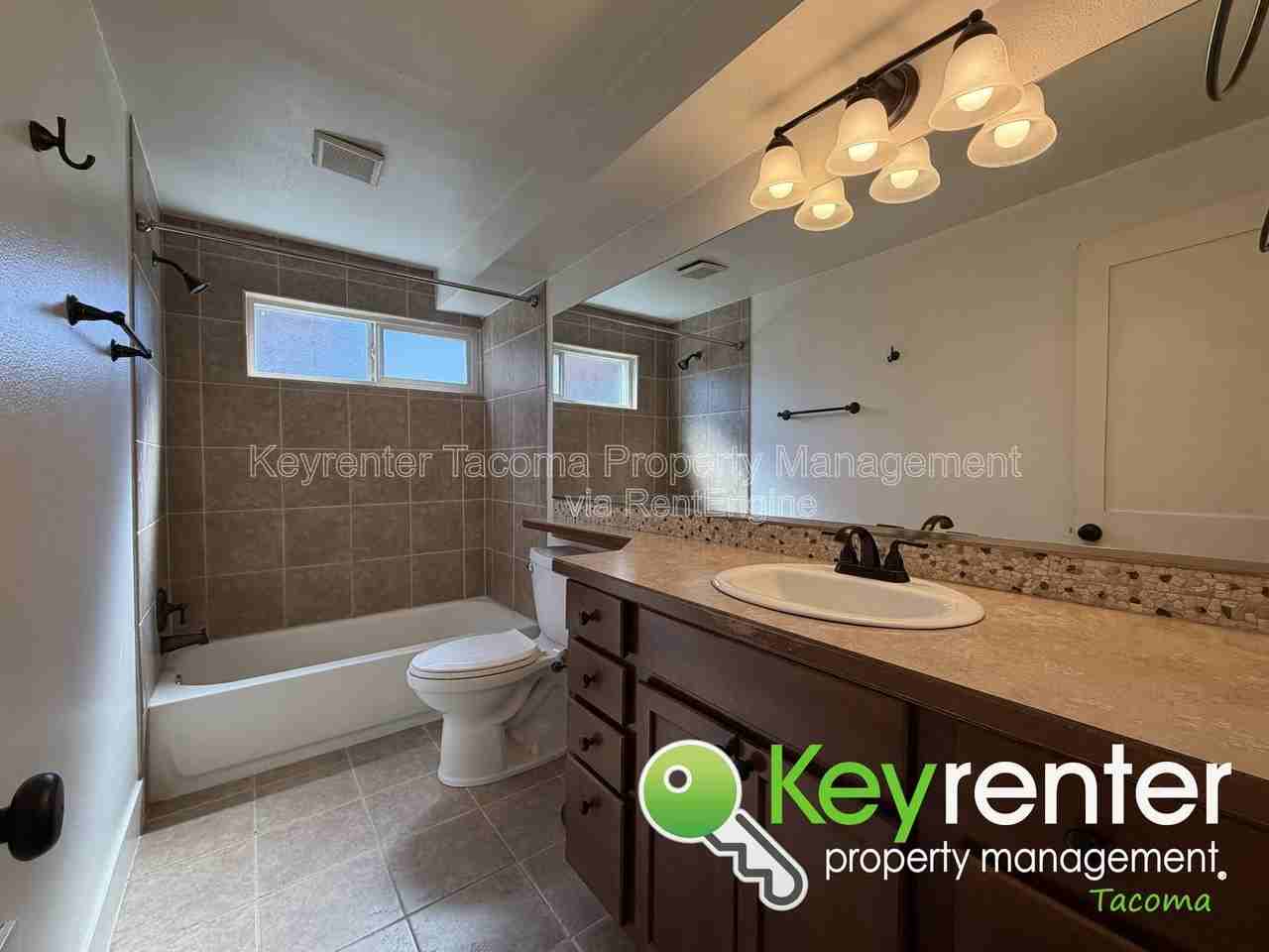 422 N L St #22-4 - Photo 6 of 9