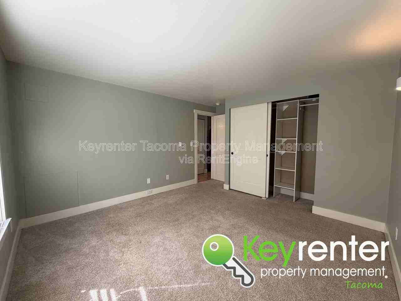 422 N L St #22-4 - Photo 7 of 9