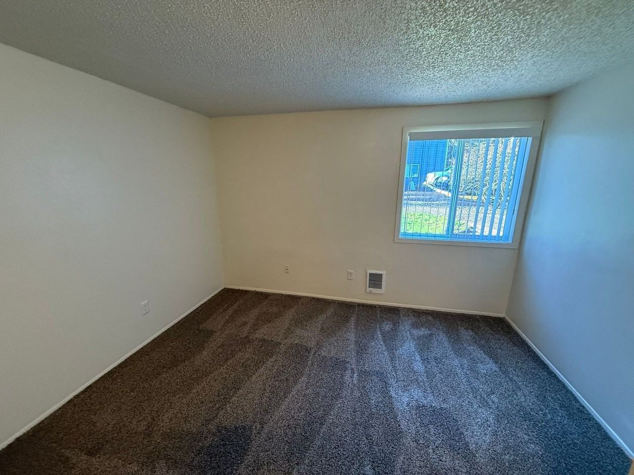 329 Senate St Nw - Photo 6 of 18