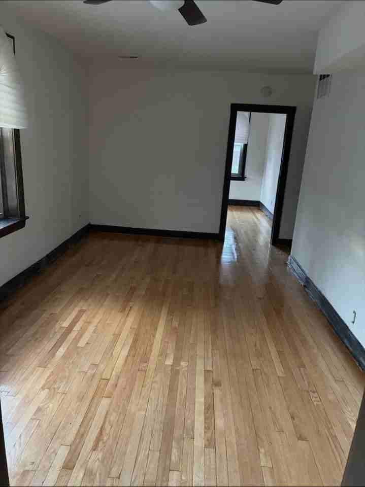 9033 S Loomis St #1B - Photo 2 of 7