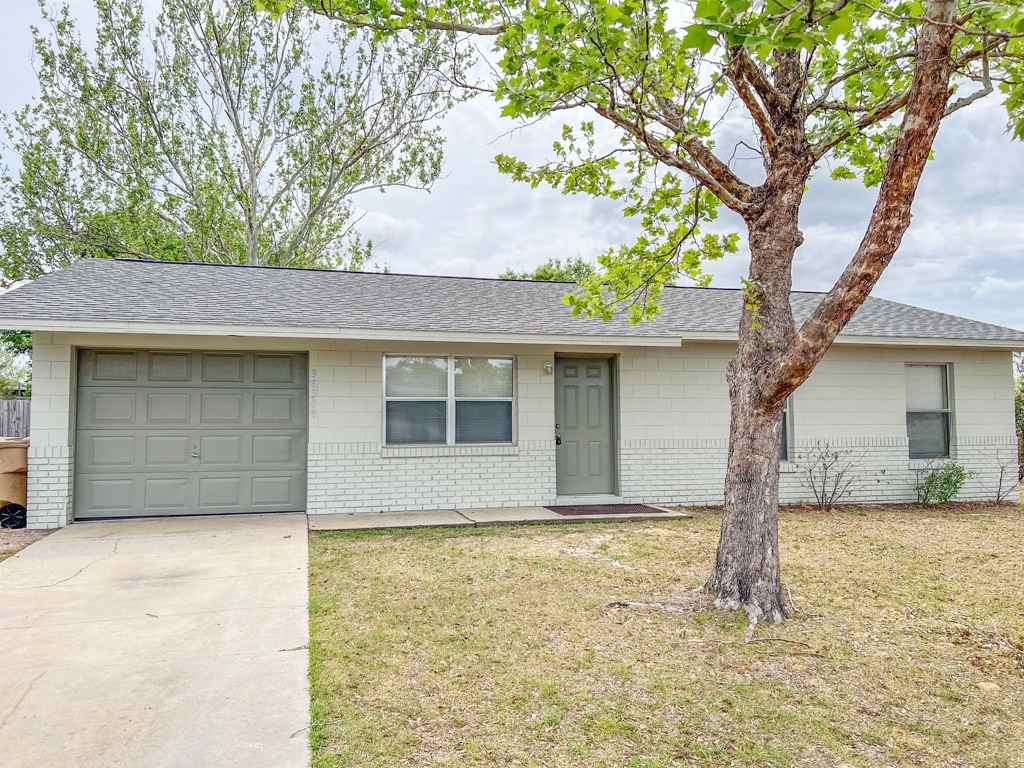 36308 Stratford Ct - Photo 2 of 18