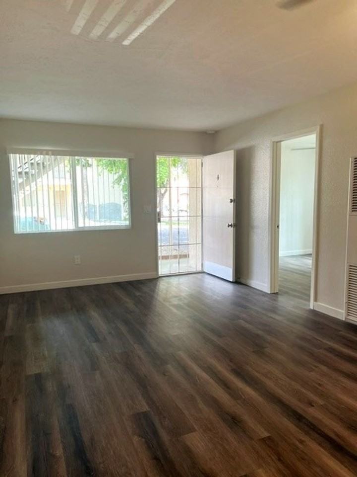 Shady View Apartments - Photo 6 of 13