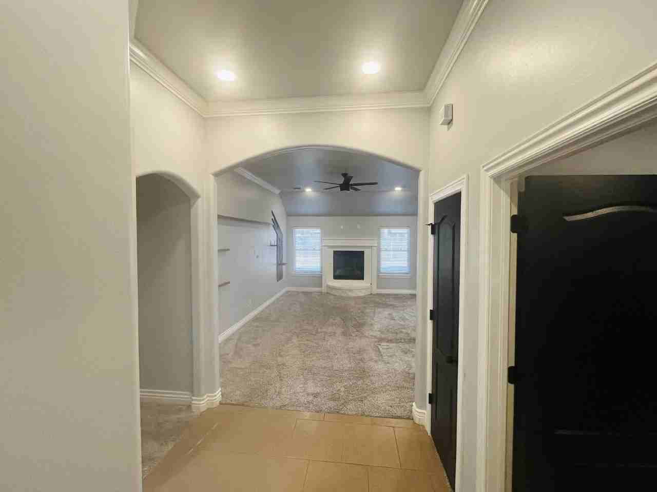 2833 Busheywood Dr - Photo 4 of 35