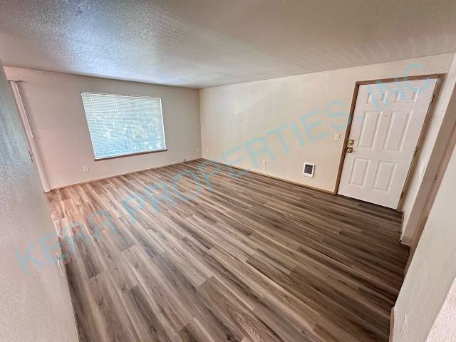 2211 Se 96th Dr - Photo 2 of 16