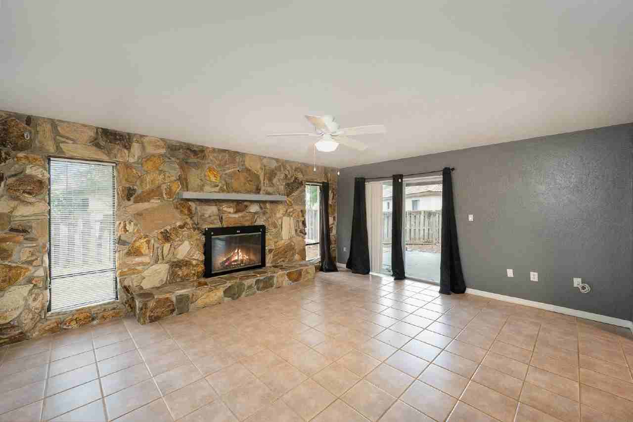 696 Las Palmas Way - Photo 3 of 22