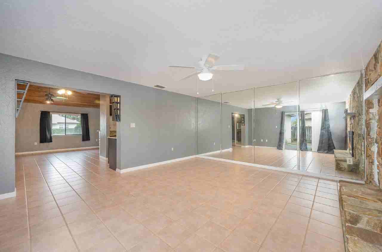 696 Las Palmas Way - Photo 5 of 22