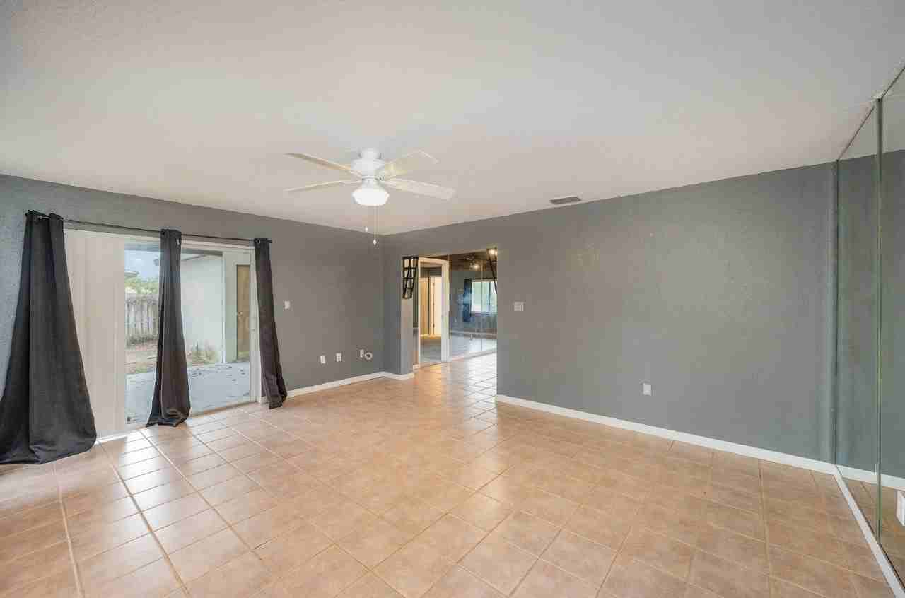 696 Las Palmas Way - Photo 6 of 22