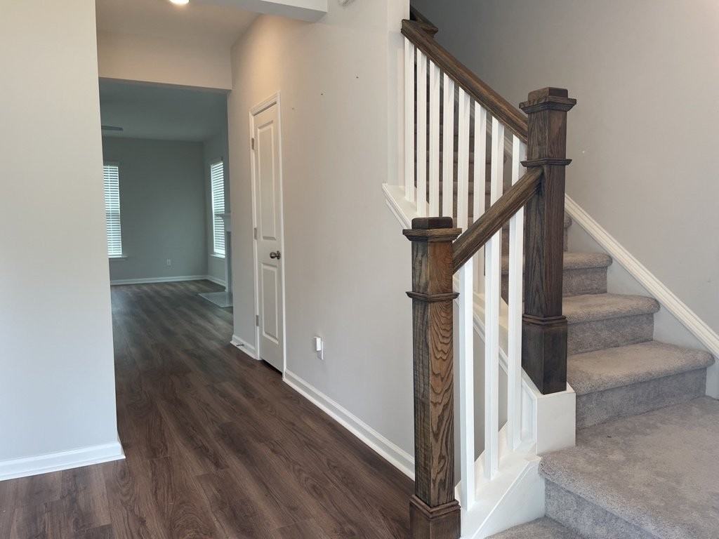 2903 Siebold Dr - Photo 5 of 36