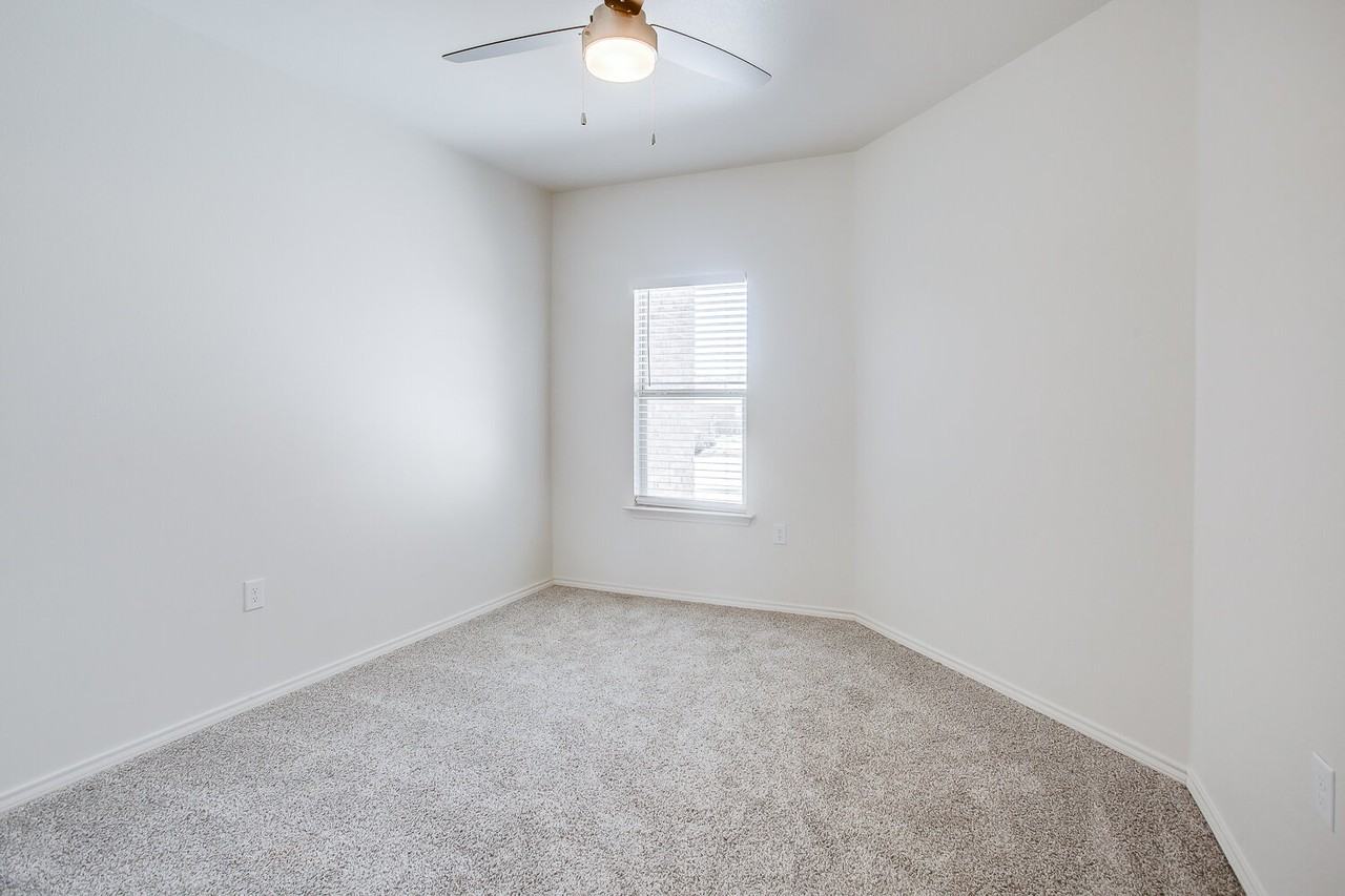 1712 Corpus Ave - Photo 3 of 14