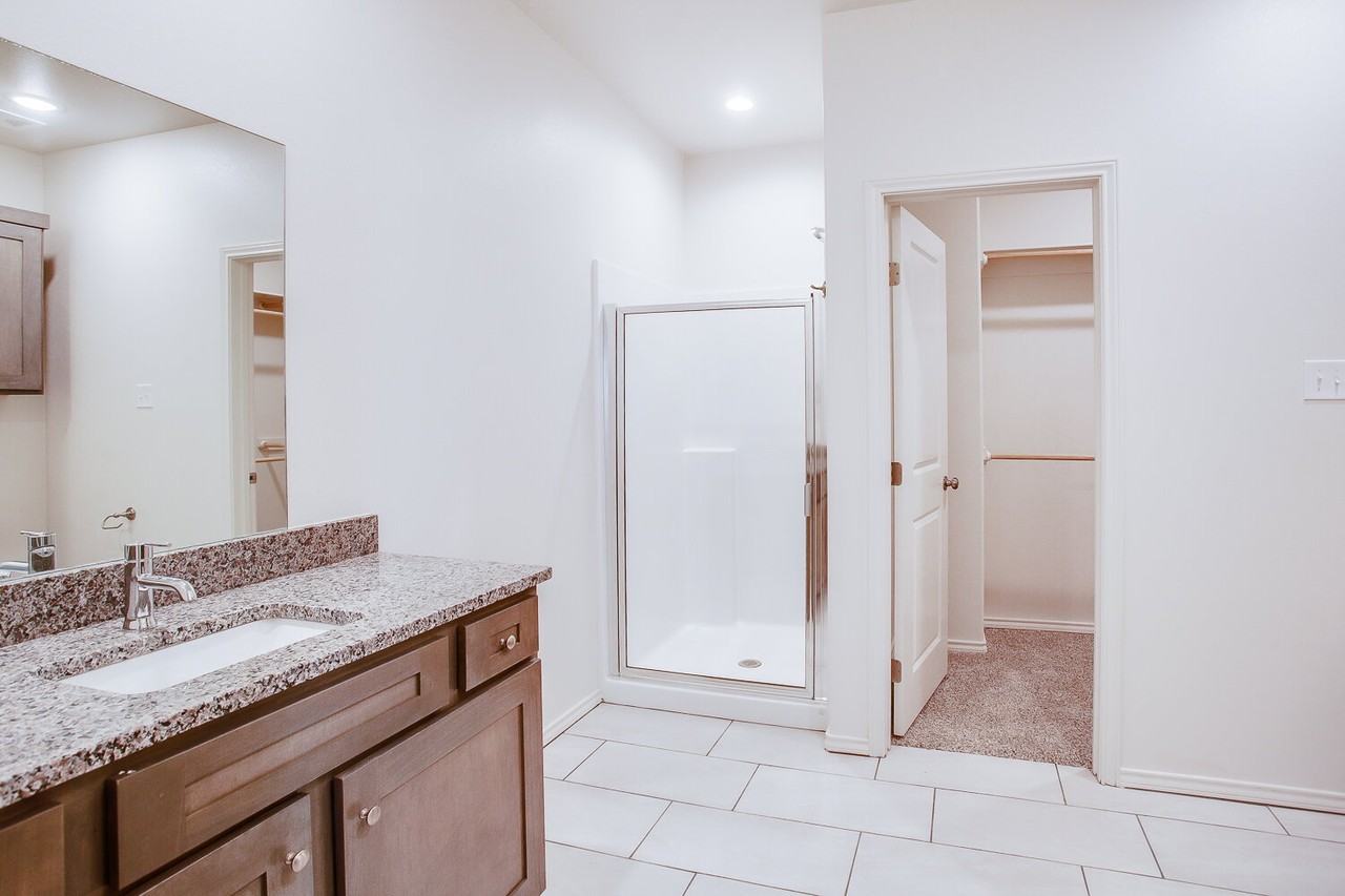 1712 Corpus Ave - Photo 4 of 14