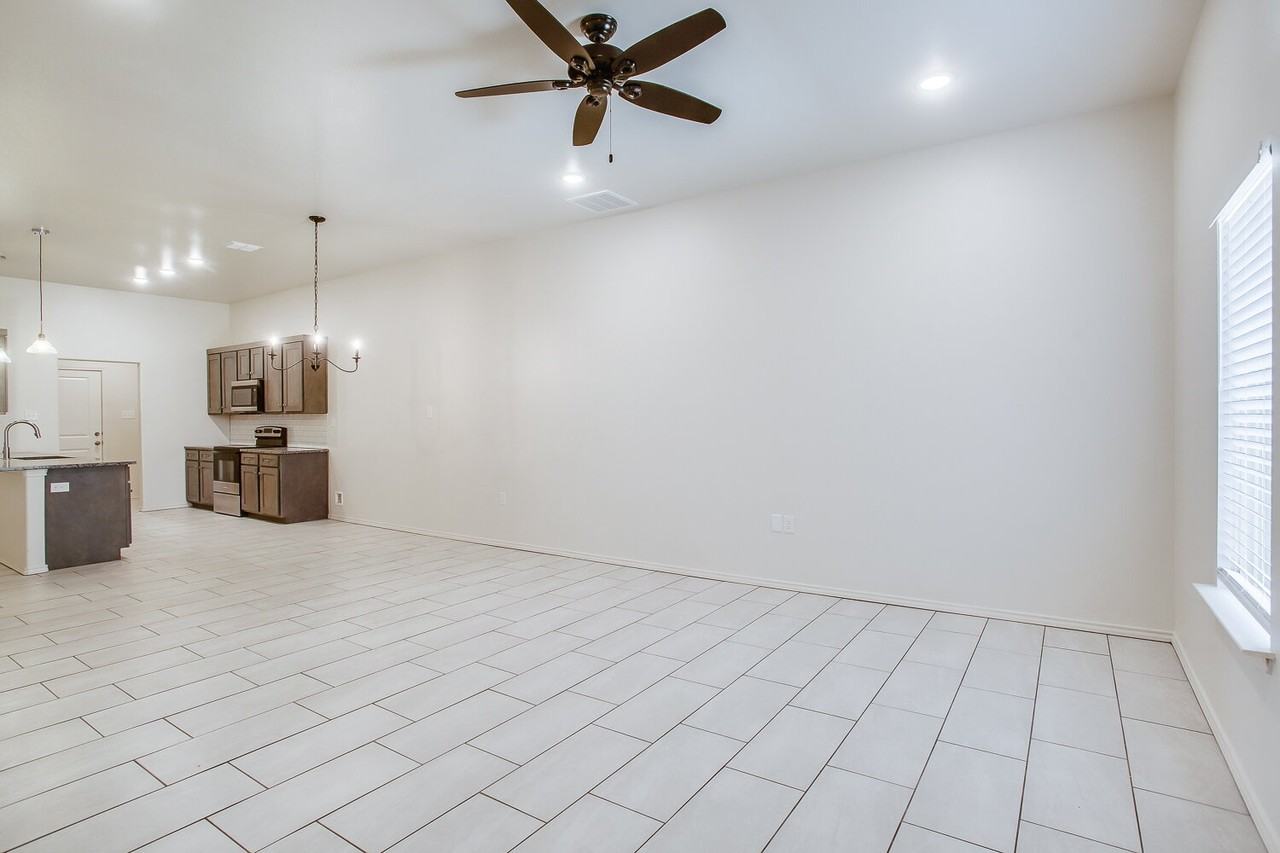 1712 Corpus Ave - Photo 7 of 14