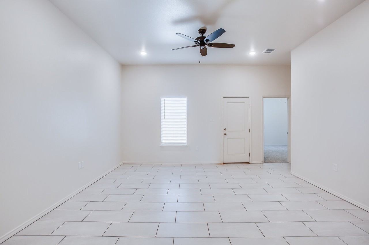 1804 Corpus Ave - Photo 7 of 14