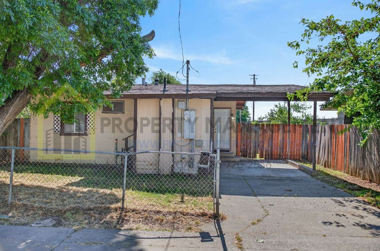 302 Chennault Ct - Photo 4 of 37