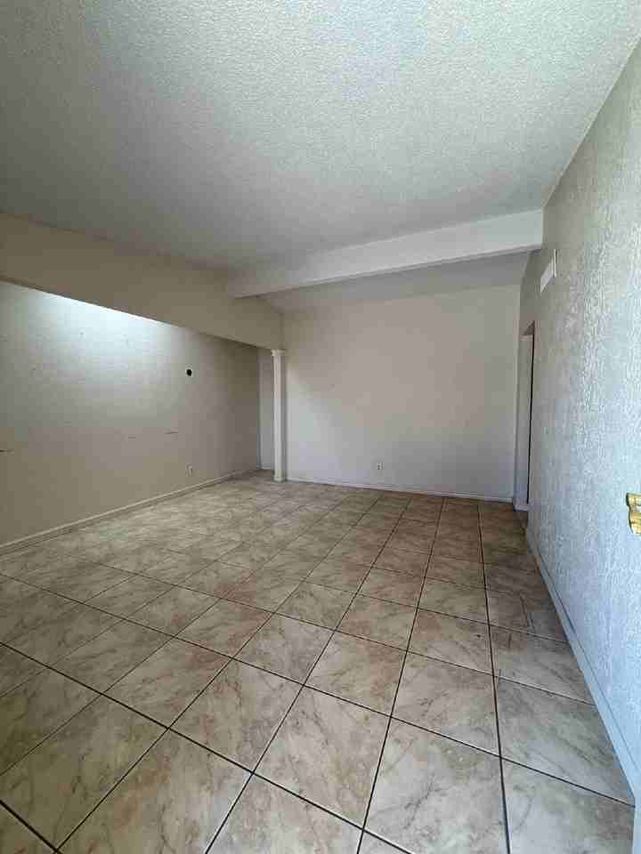 10449 Chinaberry Dr - Photo 6 of 36