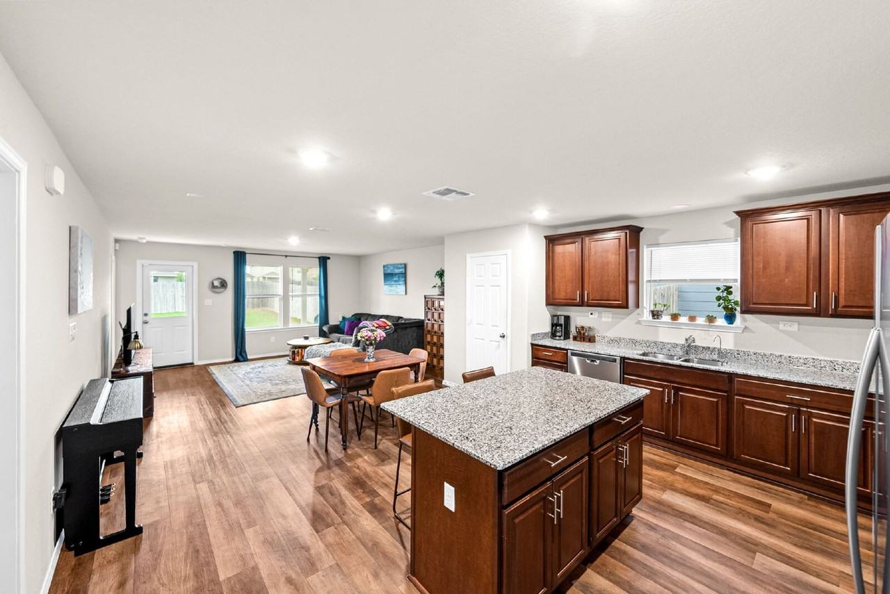 531 Wild Olive Way - Photo 6 of 35