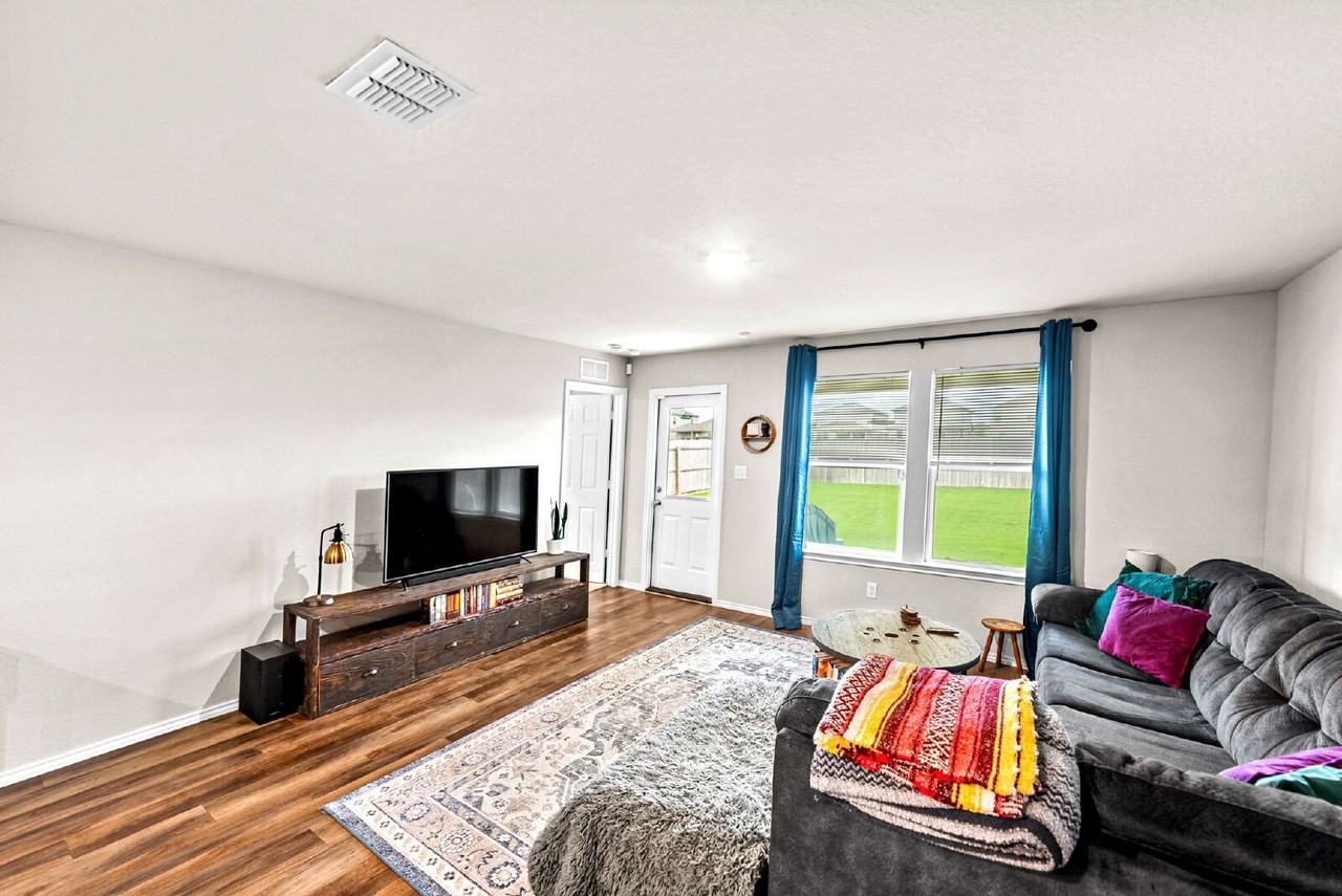 531 Wild Olive Way - Photo 7 of 35