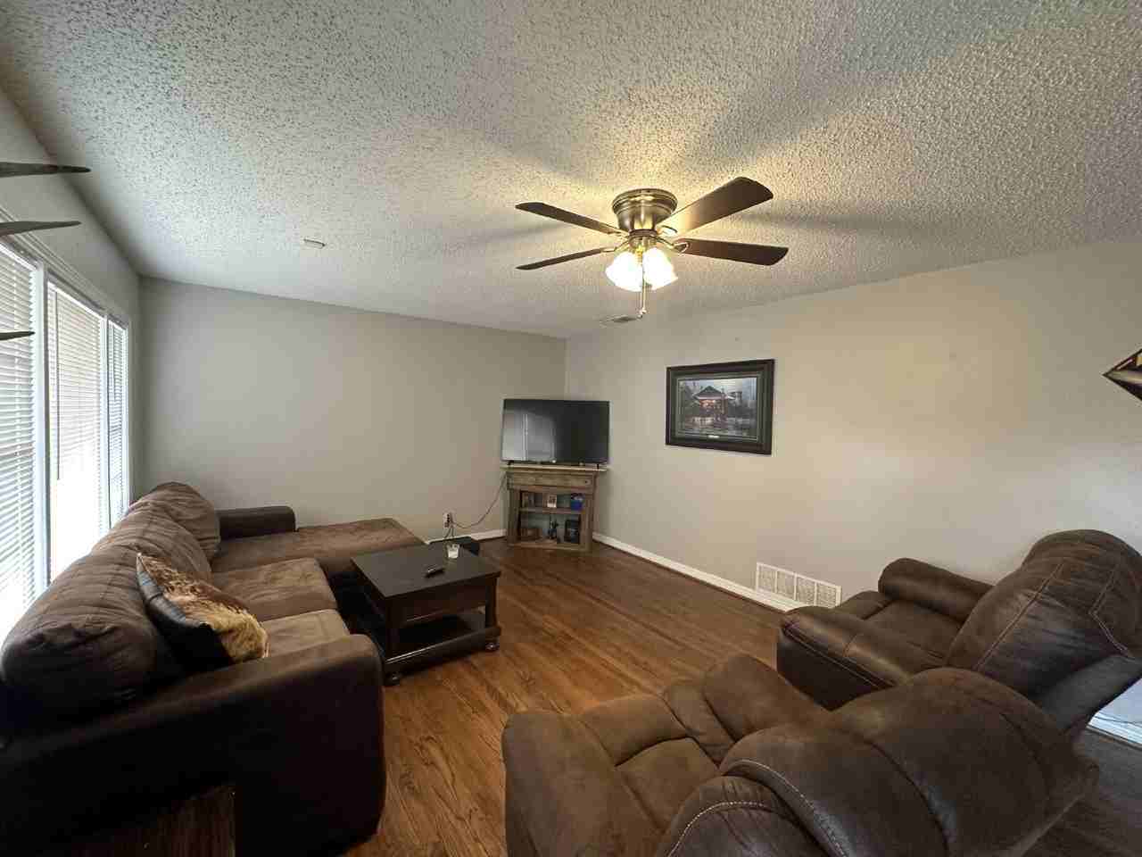 3214 32nd St - Photo 2 of 17