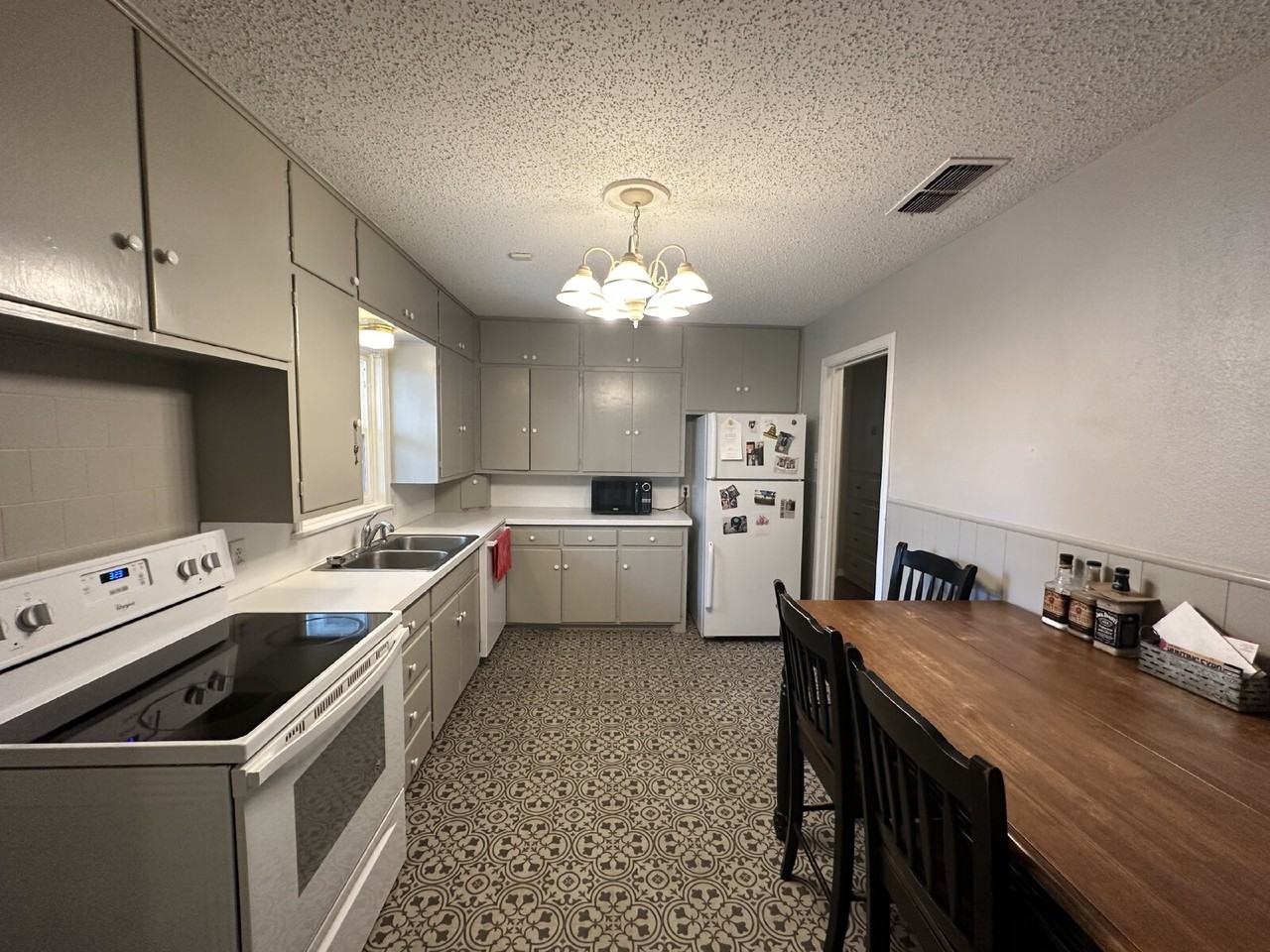 3214 32nd St - Photo 5 of 17