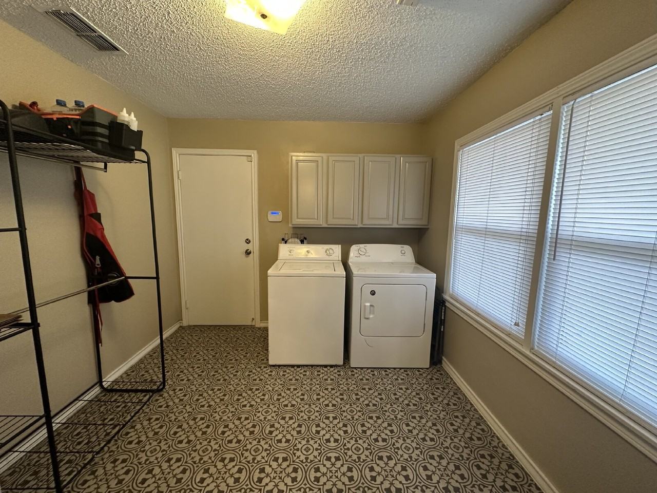 3214 32nd St - Photo 7 of 17