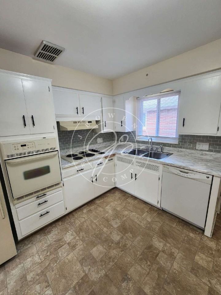 2149 Evergreen Rd #3 - Photo 6 of 11