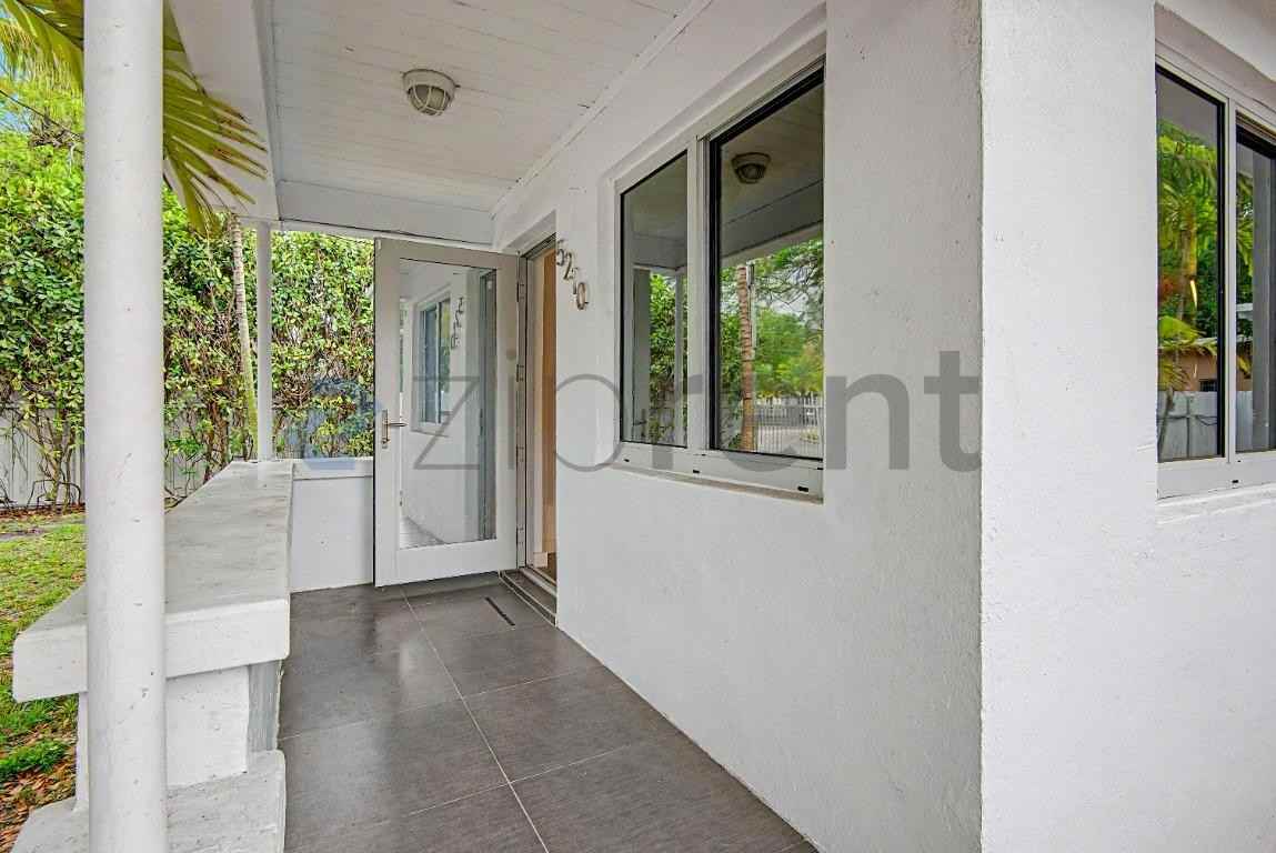 5210 Nw 5th Ave - Photo 4 of 25