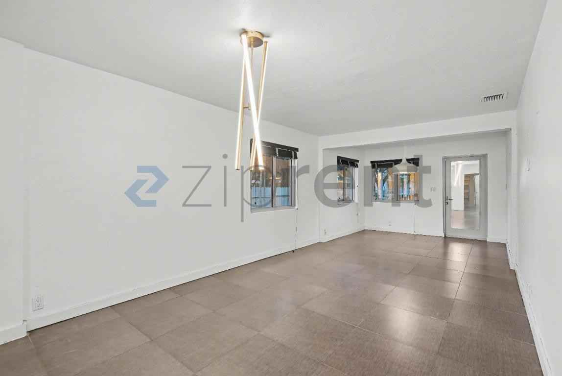 5210 Nw 5th Ave - Photo 5 of 25