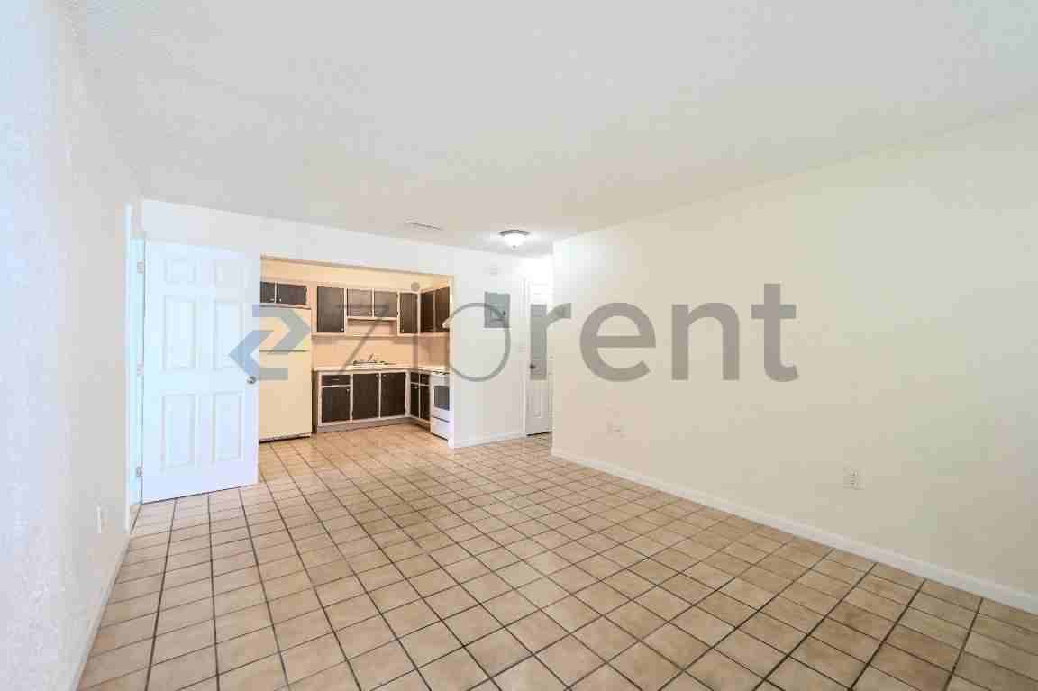6040 Sw 26th St #1 - Photo 6 of 25