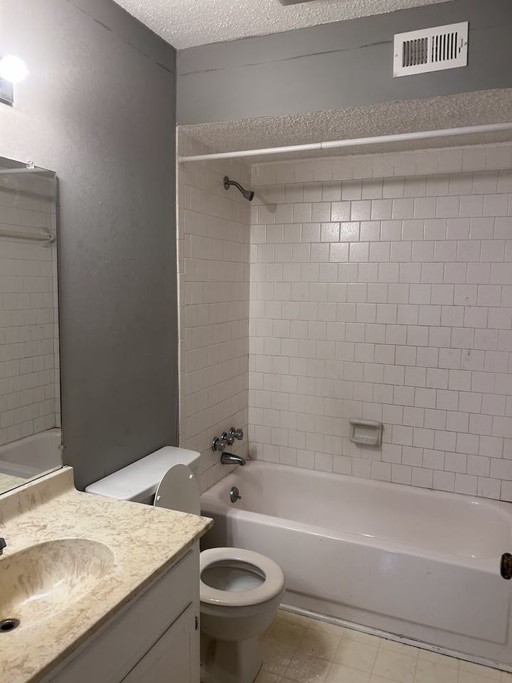 2940 Parc Lorraine #1 - Photo 4 of 12