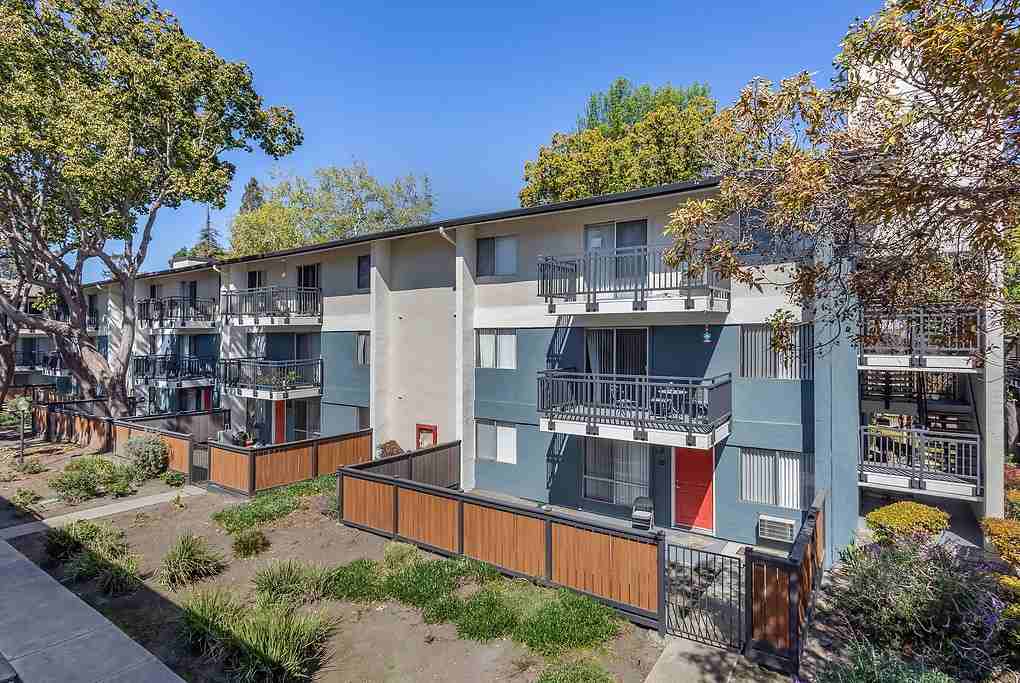 The Montclaire - Photo 6 of 44